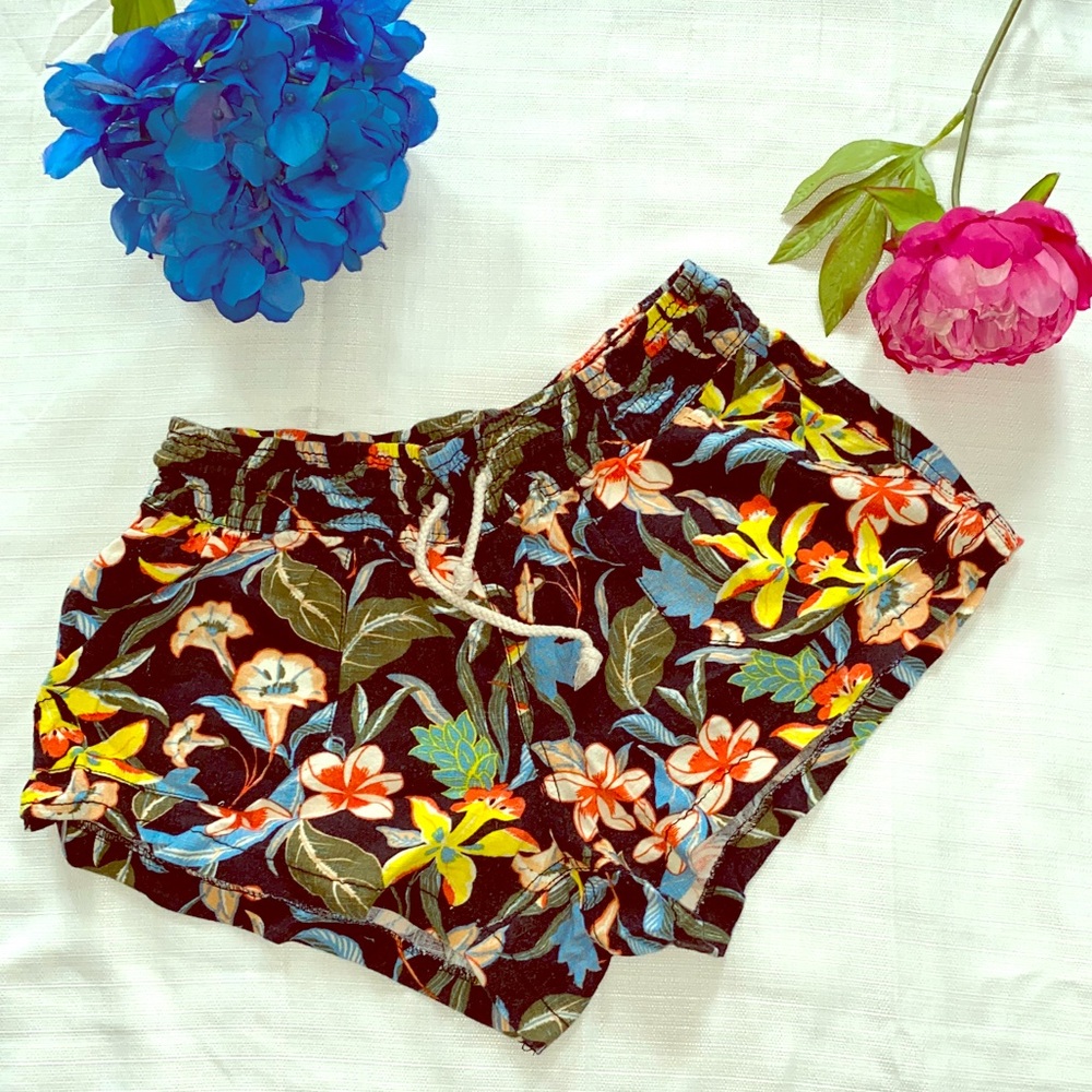 Floral shorts, size large